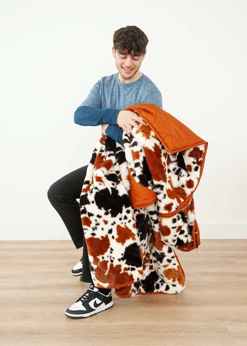 Everywhere Blanket - Brown Cow - Image 2