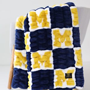 University of Michigan Wolverines Blanket - Hugs