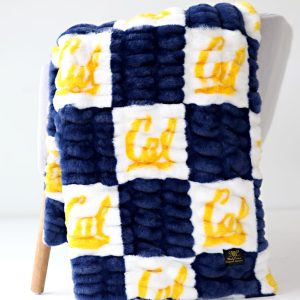 UC Berkeley Bears Blanket - Hugs