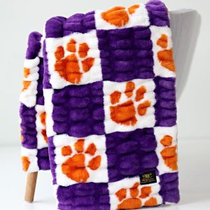 Clemson University Tigers Blanket - Hugs