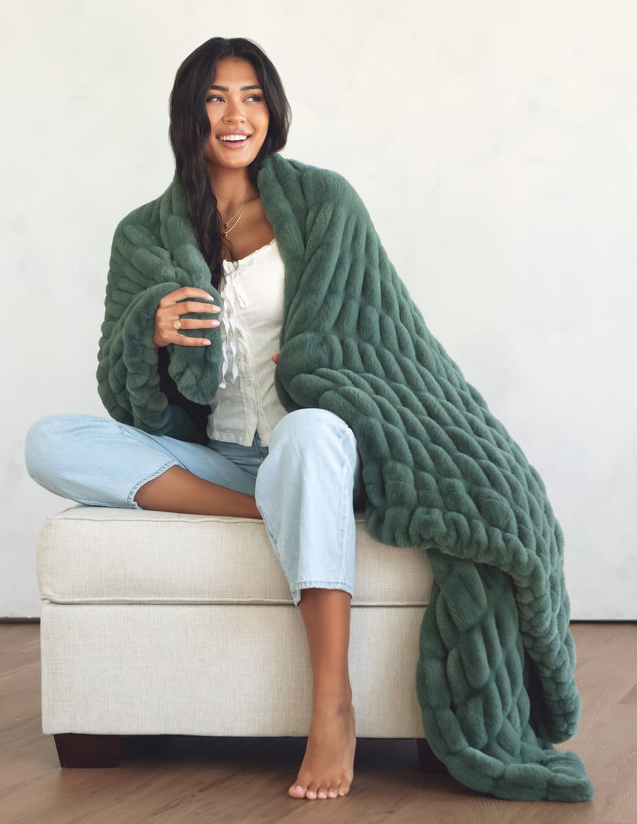 Hugs Alpine Blanket - Image 3