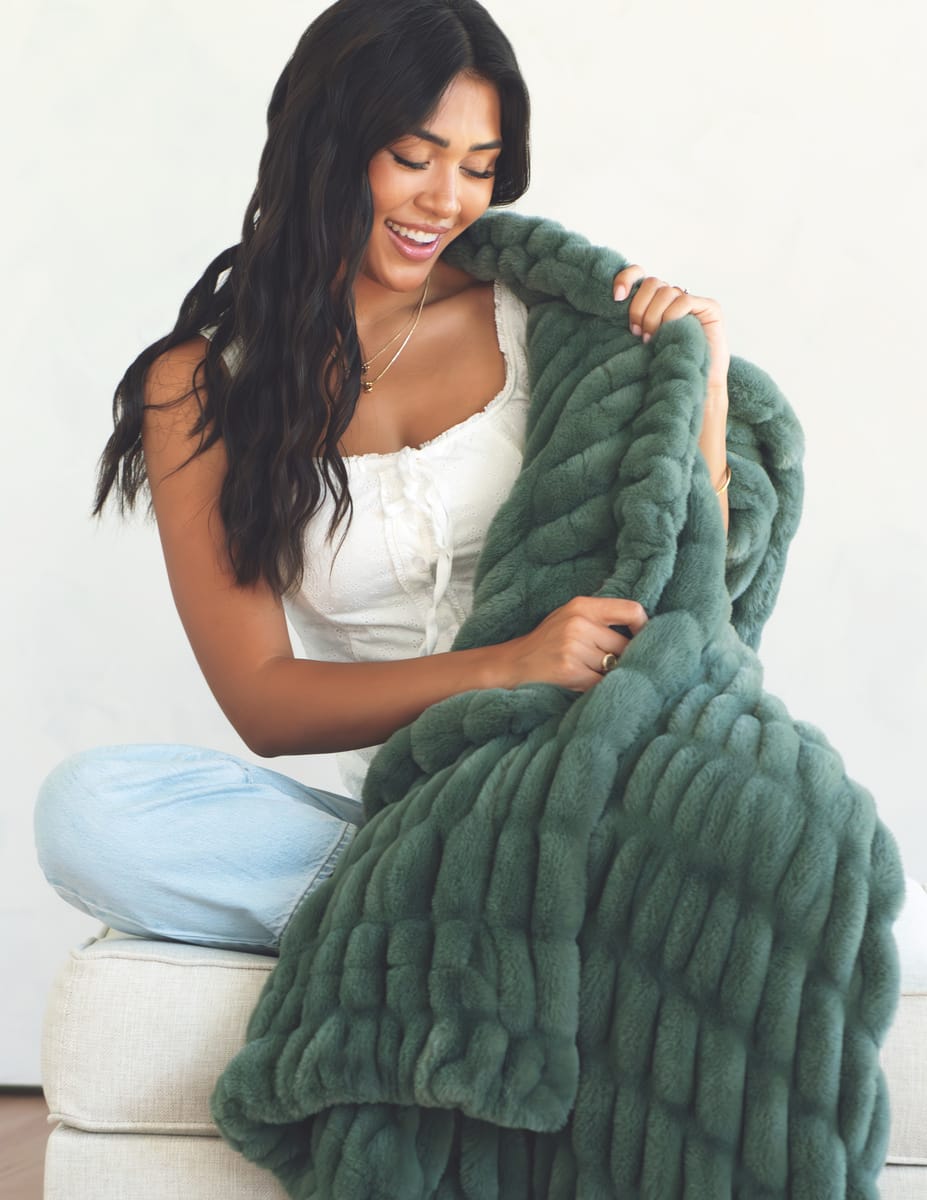 Hugs Alpine Blanket - Image 2