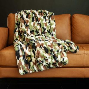 Hugs Camo Green Blanket