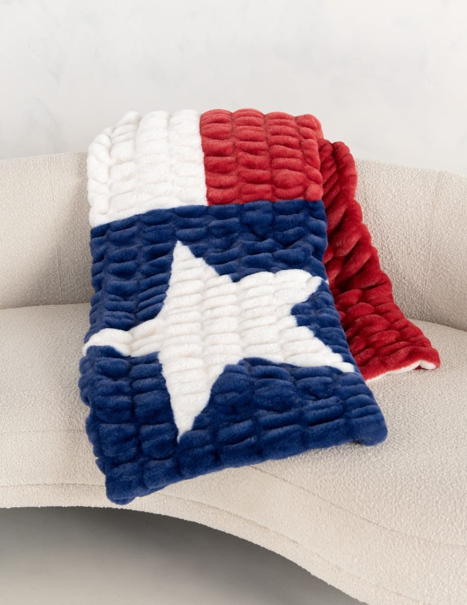 Hugs Texas Flag Blanket - Image 2