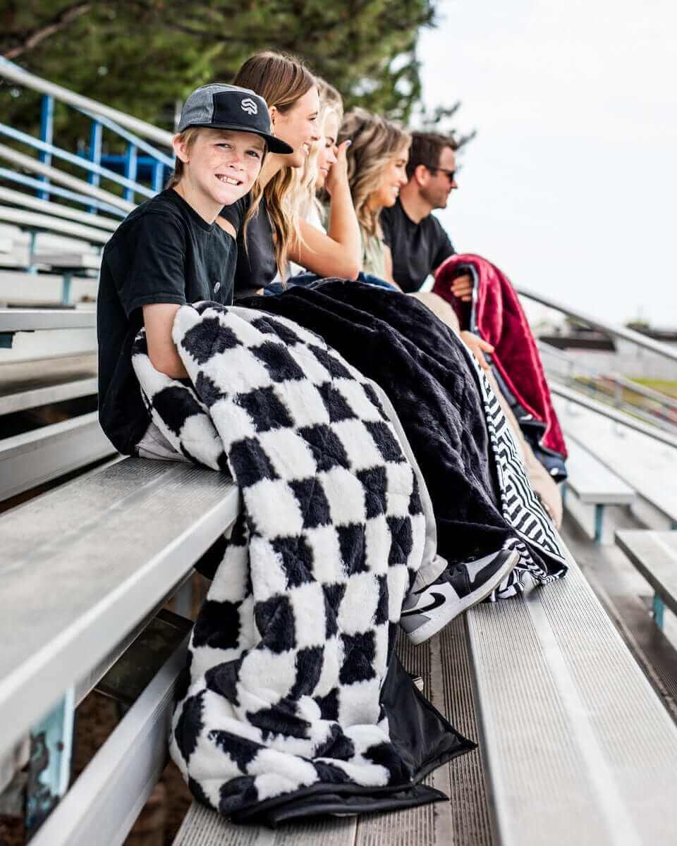 Everywhere Blanket - Black - Image 2