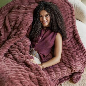 Hugs Light Bordeaux Blanket