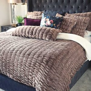 Hugs Milk Chocolate Duvet