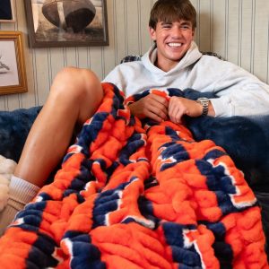 University of Illinois Fighting Illini Blanket - Hugs